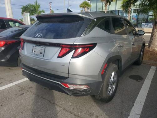 2024 Hyundai TUCSON SE