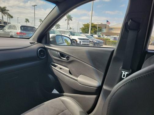 2022 Hyundai Kona N Base