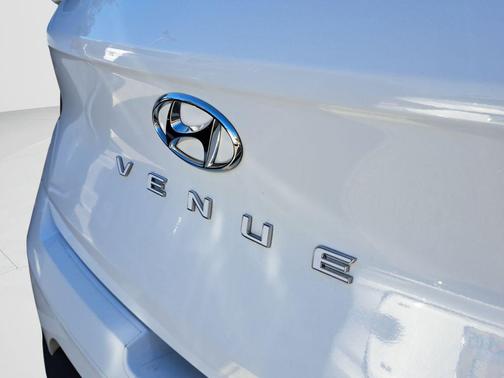 2023 Hyundai VENUE SE