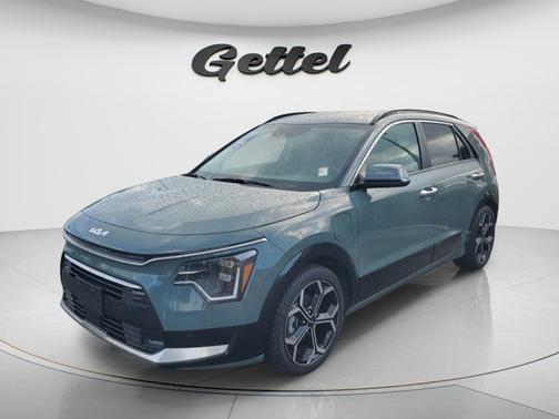 Cityscape Green 2023 Kia Niro Touring