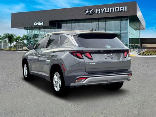 2026 Hyundai TUCSON SE