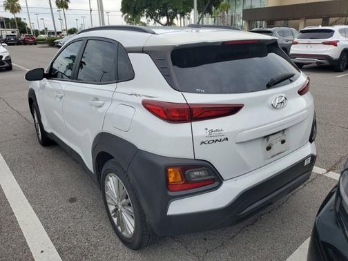 2021 Hyundai KONA SEL