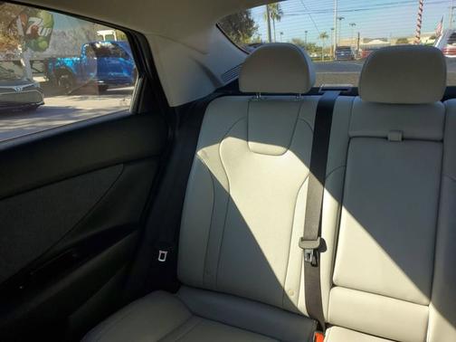 2023 Hyundai ELANTRA HEV Limited