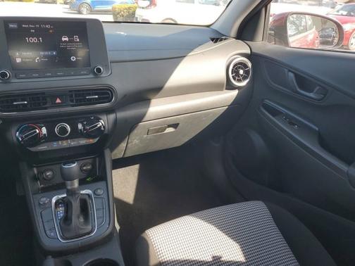 2023 Hyundai KONA SE