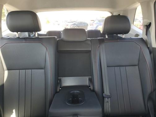 2024 Volkswagen Tiguan 2.0T Wolfsburg Edition