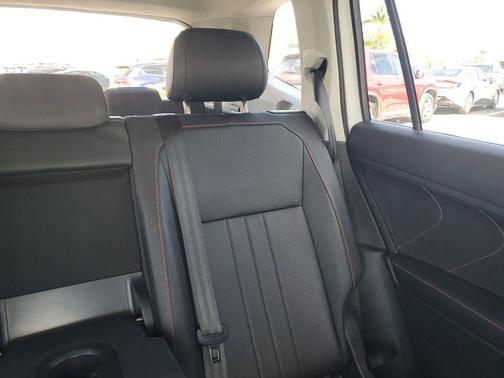 2024 Volkswagen Tiguan 2.0T Wolfsburg Edition