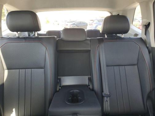 2024 Volkswagen Tiguan 2.0T Wolfsburg Edition