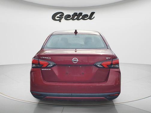 Scarlet Ember Pearl Metallic 2020 Nissan Versa 1.6 SV