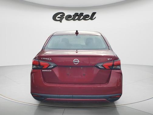 Scarlet Ember Pearl Metallic 2020 Nissan Versa 1.6 SV