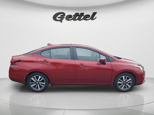 Scarlet Ember Pearl Metallic 2020 Nissan Versa 1.6 SV