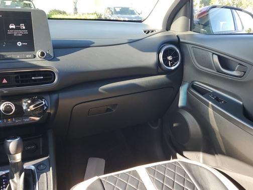 2022 Hyundai KONA SE