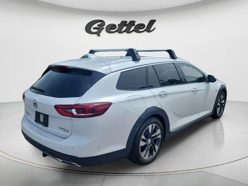 White Frost Tricoat 2018 Buick Regal TourX Essence