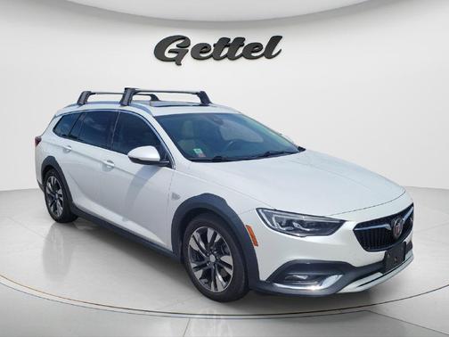 White Frost Tricoat 2018 Buick Regal TourX Essence