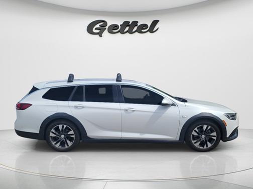 White Frost Tricoat 2018 Buick Regal TourX Essence