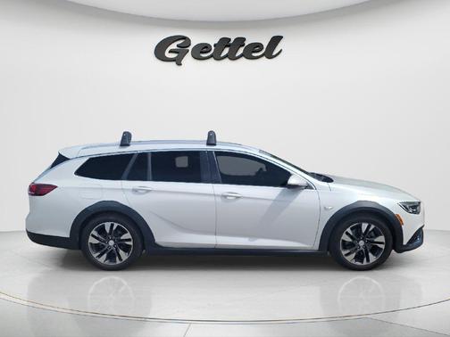 White Frost Tricoat 2018 Buick Regal TourX Essence