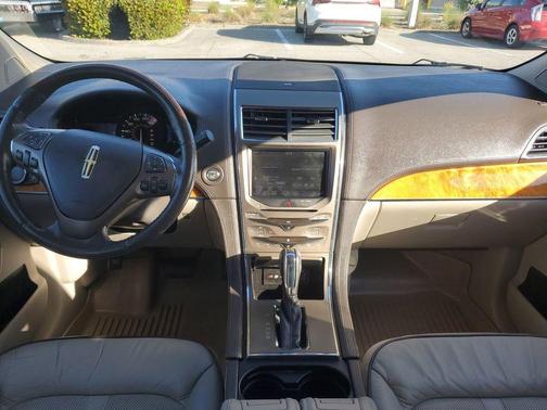 2013 Lincoln MKX Base