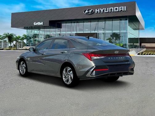 2025 Hyundai ELANTRA SEL