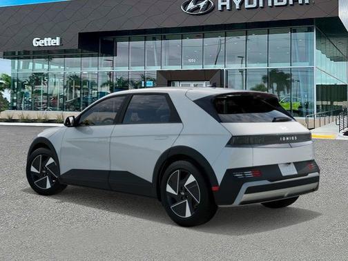 2025 Hyundai IONIQ 5 SE