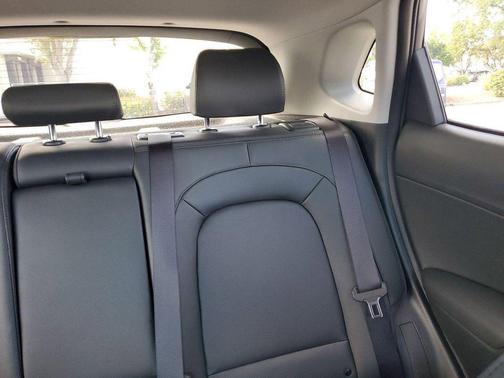 2022 Hyundai KONA Limited