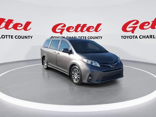 2020 Toyota Sienna XLE