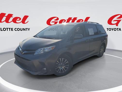 2020 Toyota Sienna XLE