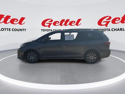 2020 Toyota Sienna XLE