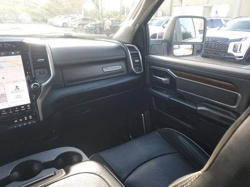 2024 RAM 2500 Laramie Crew Cab 4x4 6'4' Box