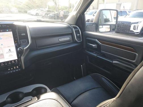 2024 RAM 2500 Laramie Crew Cab 4x4 6'4' Box