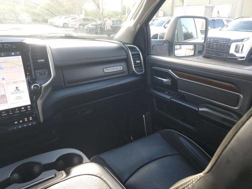 2024 RAM 2500 Laramie Crew Cab 4x4 6'4' Box