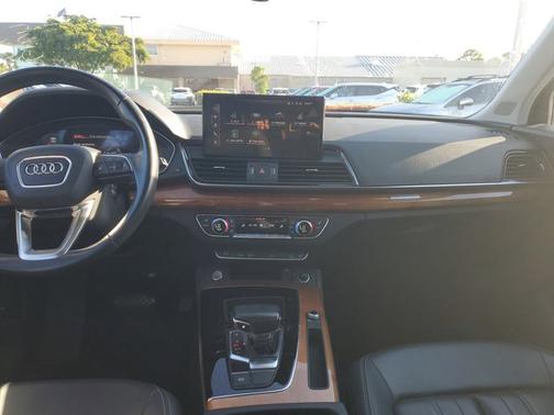2023 Audi Q5 S line Premium Plus