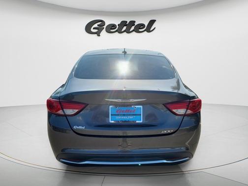 Granite Crystal Metallic Clearcoat 2017 Chrysler 200 Limited