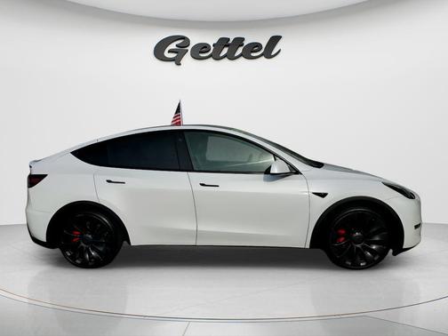 2022 Tesla Model Y Performance Dual Motor All-Wheel Drive