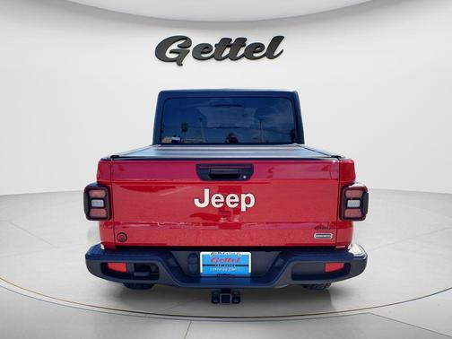 Firecracker Red Clearcoat 2020 Jeep Gladiator Overland