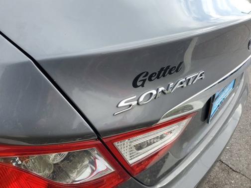 2012 Hyundai SONATA SE