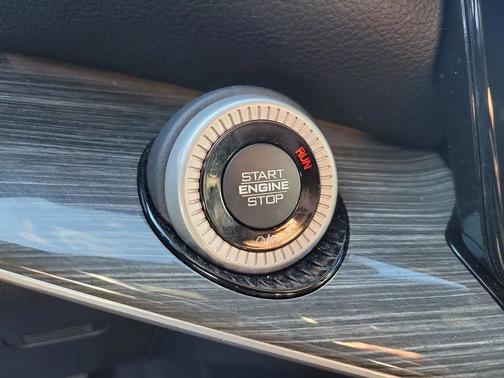 Velvet Red Pearlcoat 2022 Jeep Wagoneer Series III 4x4