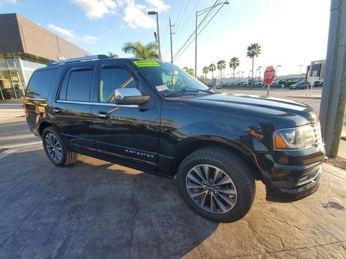 2017 Lincoln Navigator Select