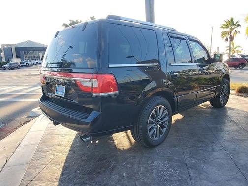 2017 Lincoln Navigator Select