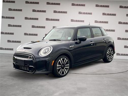 2024 MINI Hardtop Signature