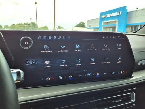 Mosaic Black Metallic 2025 Chevrolet Traverse LT