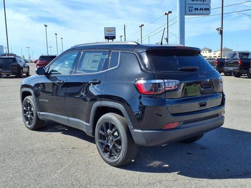 Diamond Black 2026 Jeep Compass Latitude