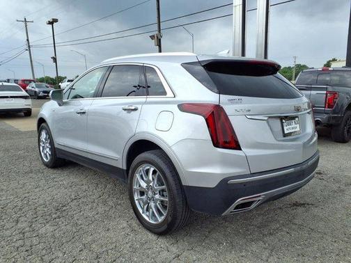Radiant Silver Metallic 2020 Cadillac XT5 Premium Luxury