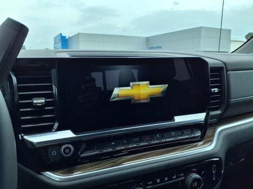 Summit White 2026 Chevrolet Silverado 1500 LT