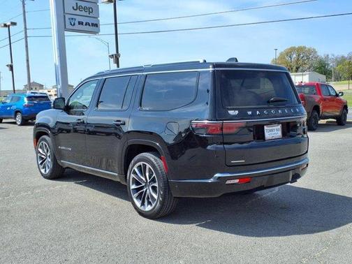 2023 Jeep Wagoneer Series III