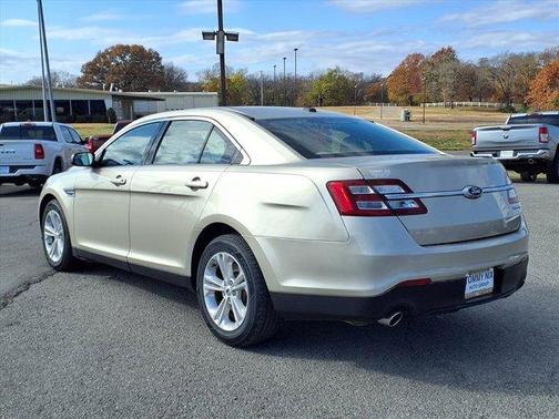 2018 Ford Taurus SE