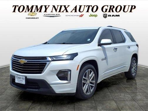 Iridescent Pearl Tricoat 2023 Chevrolet Traverse High Country