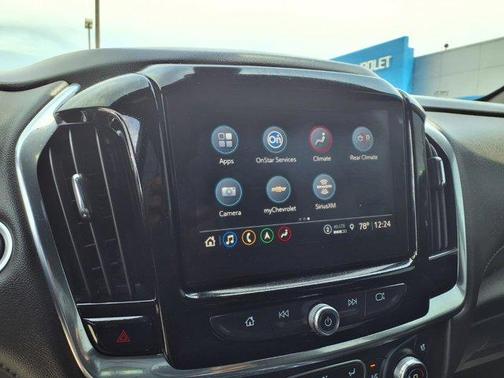 Iridescent Pearl Tricoat 2023 Chevrolet Traverse High Country