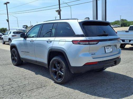 2024 Jeep Grand Cherokee Laredo