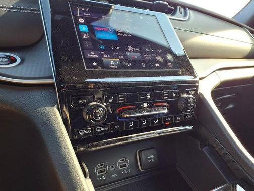 Silver Zynith 2026 Jeep Grand Cherokee L Laredo
