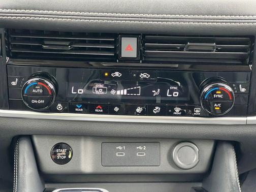 Champagne Silver/Black 2026 Nissan Rogue Platinum