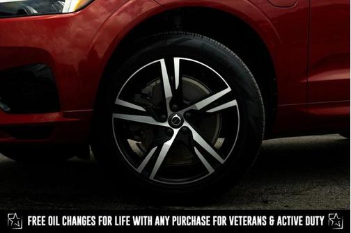 2021 Volvo XC60 Recharge Plug-In Hybrid T8 R-Design